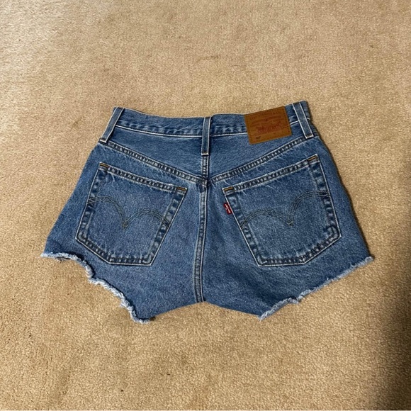Levi 501 shorts - Picture 2 of 4